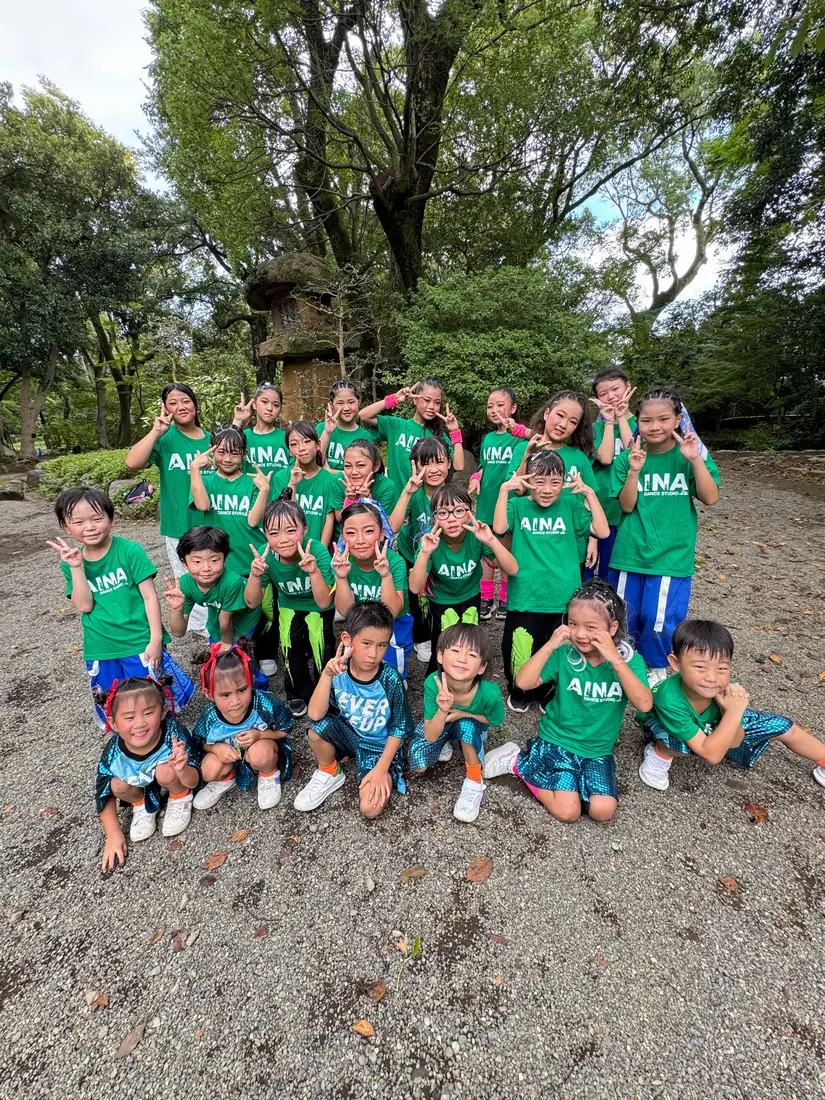 team.N のメンバーが公園で撮った集合写真